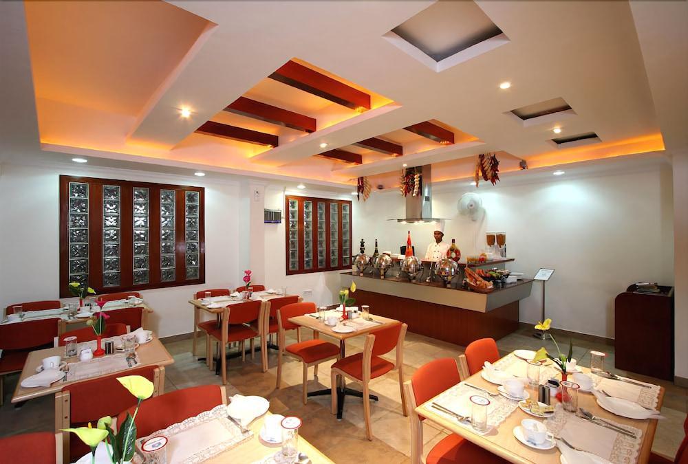 Grand President Hotel Delhi  Exterior photo