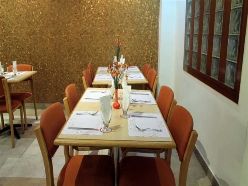 Grand President Hotel Delhi  Exterior photo