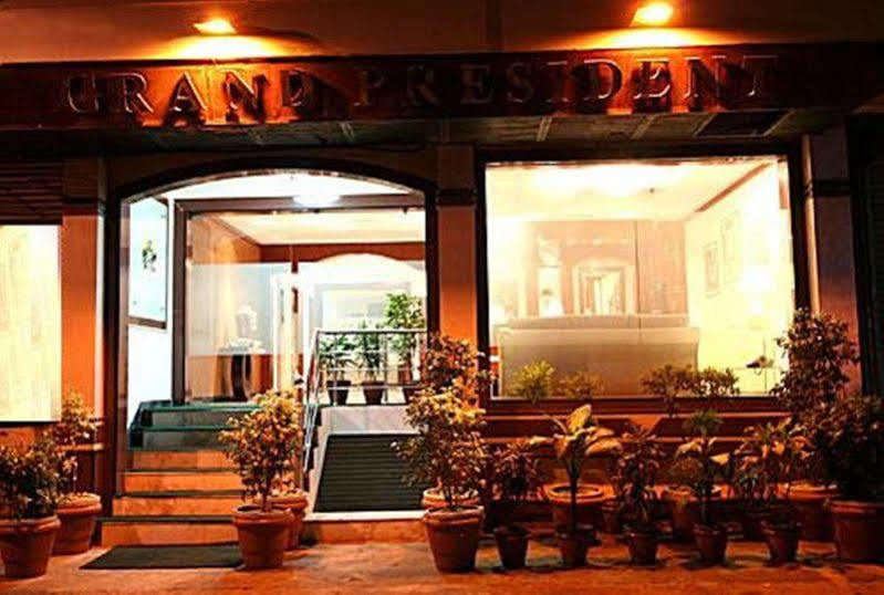 Grand President Hotel Delhi  Exterior photo